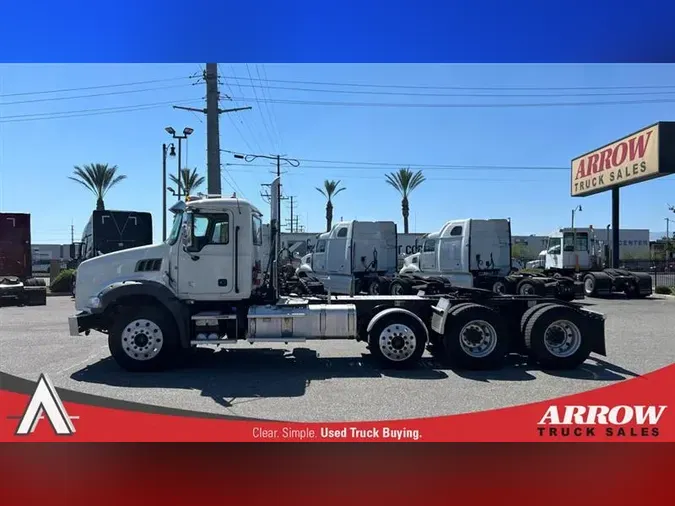 2020 MACK GR64BT