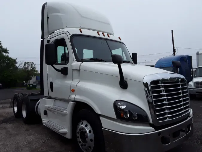 2018 FREIGHTLINER/MERCEDES CASCADIA 125