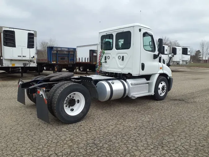 2019 FREIGHTLINER/MERCEDES CASCADIA 113