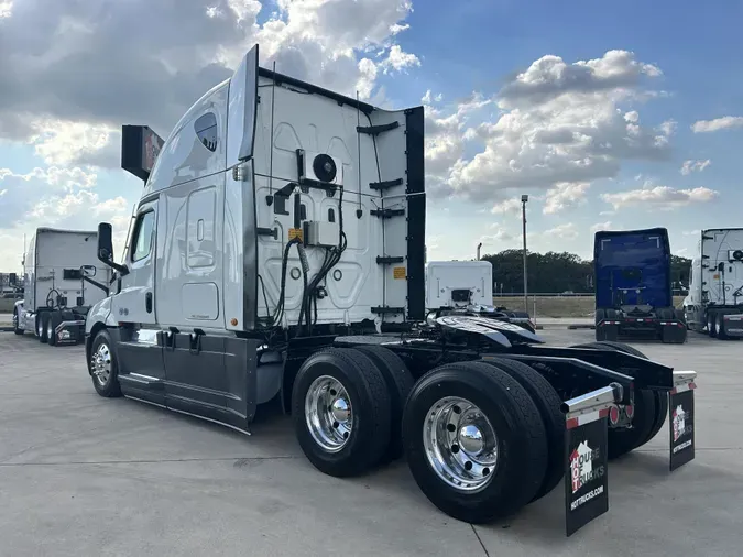 2023 Freightliner Cascadia