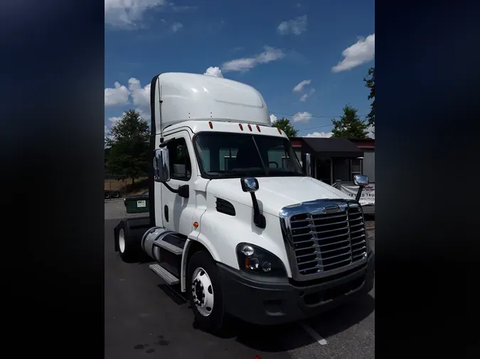 2018 FREIGHTLINER/MERCEDES CASCADIA 113