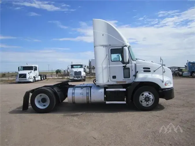 2013 MACK PINNACLE CXU612