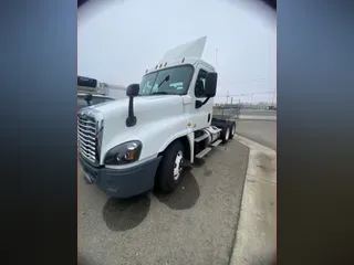 2017 FREIGHTLINER/MERCEDES CASCADIA 125