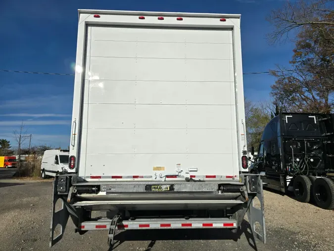 2019 FREIGHTLINER/MERCEDES M2 106