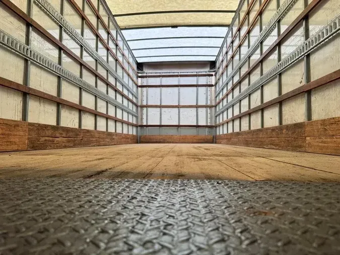 2020 Hino 268A