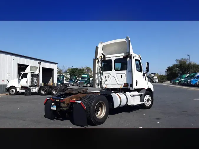 2018 Freightliner Cascadia 126f69f2f5777917cf0680648be57df1865