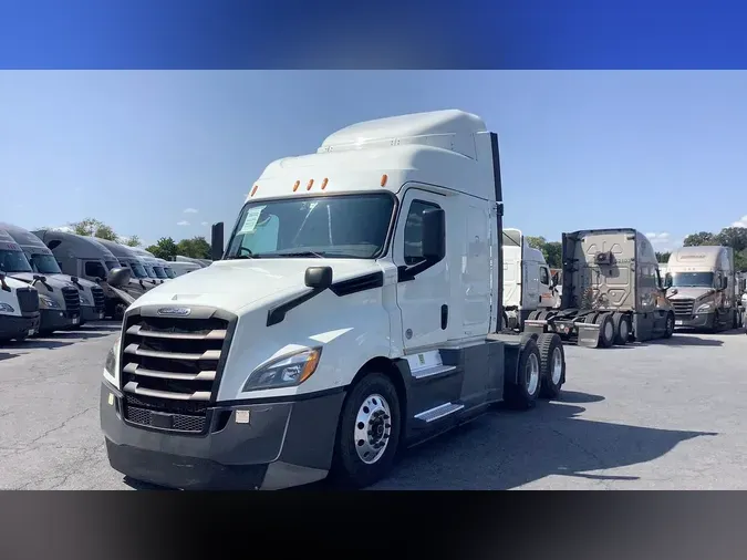 2020 Freightliner Cascadia 126