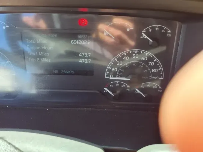 2020 VOLVO VNR64T-640f6a46c56a0bfd6158de358ea91801aae