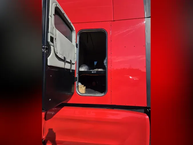2024 Peterbilt 579