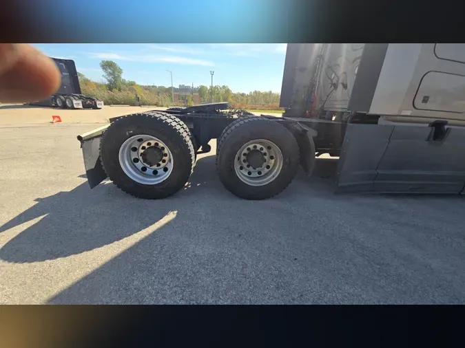 2023 Freightliner Cascadia 126