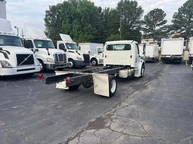 2020 FREIGHTLINER M2 106