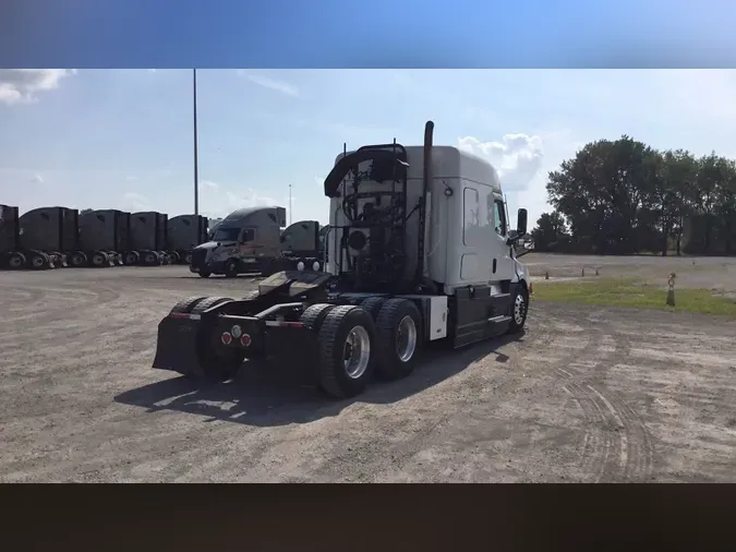 2021 Freightliner Cascadia 126