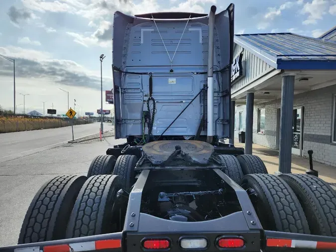 2019 VOLVO VNL64T760