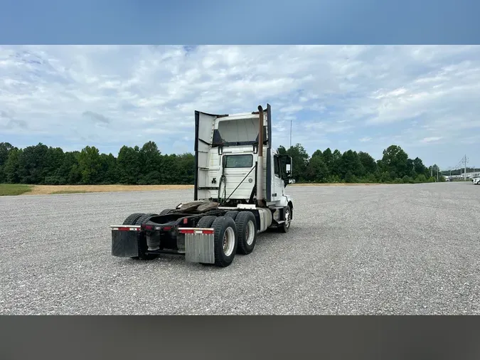 2016 Volvo VNL300