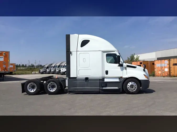 2022 Freightliner Cascadia 126f6af7532b9d3b94b52c2ad08467bf616