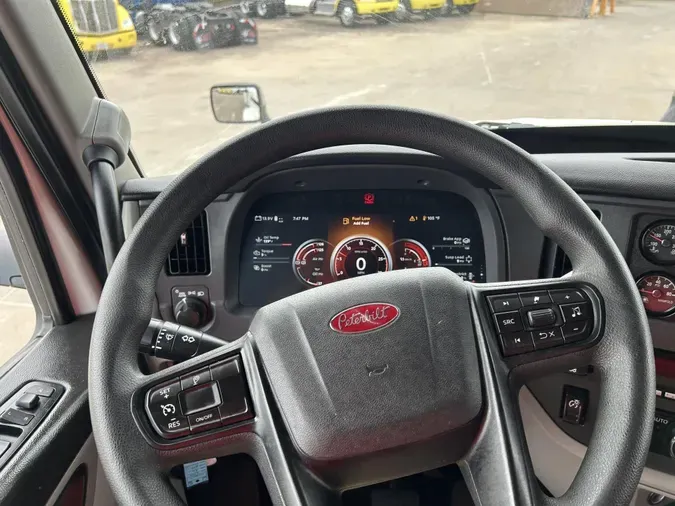 2023 Peterbilt 579