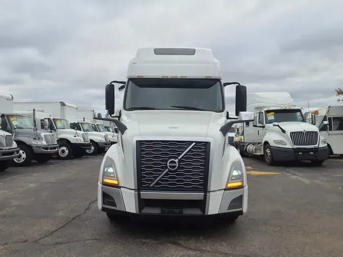 2020 VOLVO VNL64T-760f6b352d67a0252a0135a5d4e87ac08e2