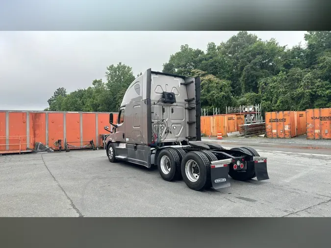2023 Freightliner Cascadia 126f6b3aa9f7d468b9ffac44fbadb5f79ee