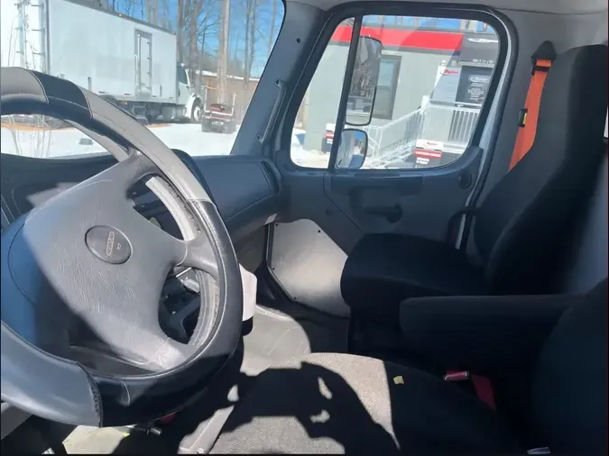 2018 FREIGHTLINER/MERCEDES M2 106