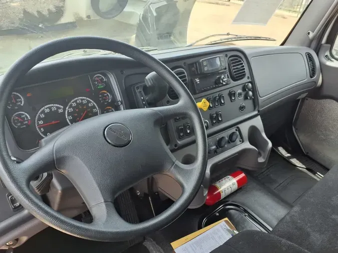 2020 FREIGHTLINER/MERCEDES M2 106