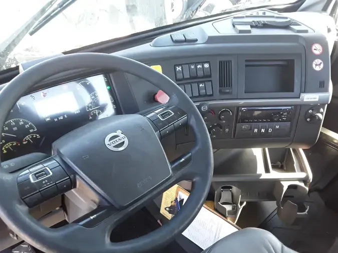 2019 VOLVO VNL64T-300f6b785bac223524428137bdbd9de217a