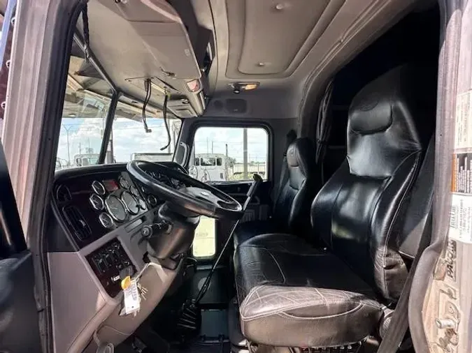 2022 Peterbilt 389