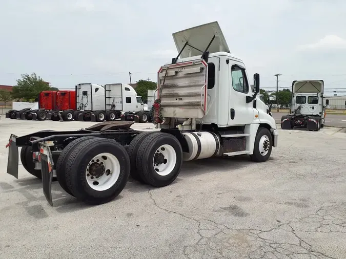 2016 FREIGHTLINER CASCADIA 125