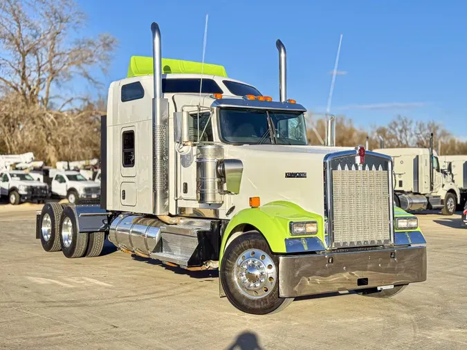 2022 KENWORTH W900L