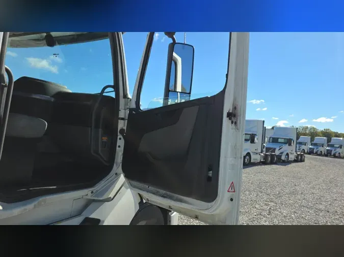 2019 Volvo VNL300f6c0268e71d8d49bcc1de095f922e30f