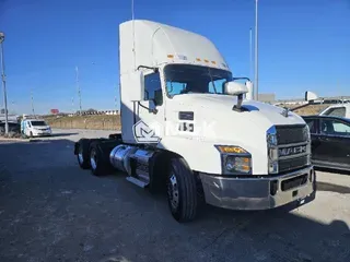 2022 MACK AN64T