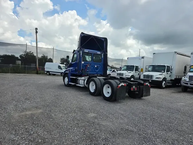 2020 FREIGHTLINER/MERCEDES CASCADIA 125