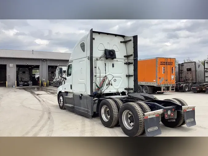 2021 Freightliner Cascadia
