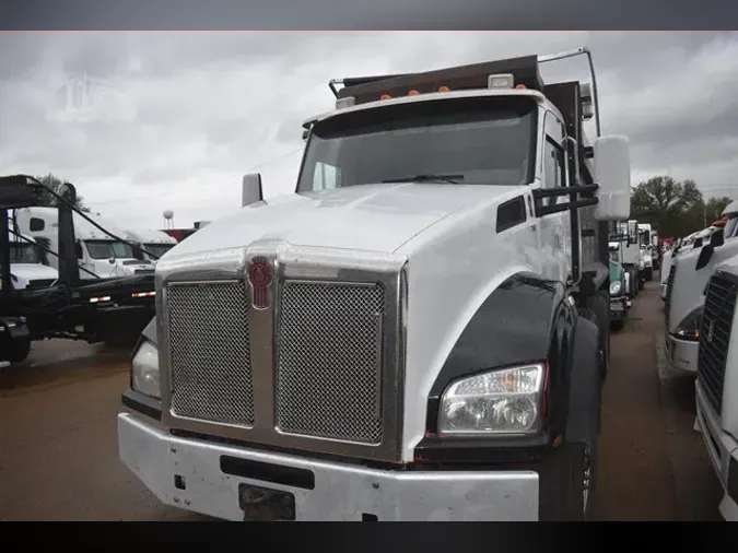 2019 KENWORTH T880