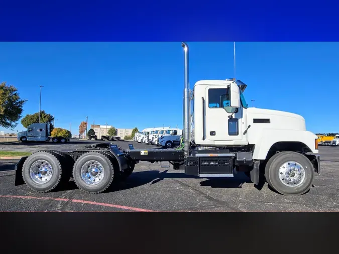 2025 MACK PI64T