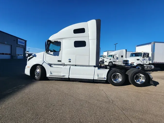 2023 VOLVO VNL64T760f6cde8f37e38e7ac473b2add788c2098