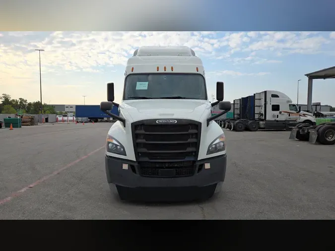 2020 Freightliner Cascadia 126