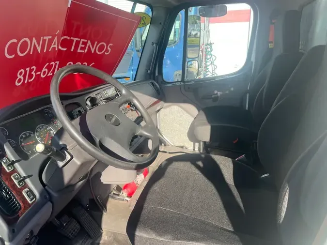 2018 FREIGHTLINER M2 106