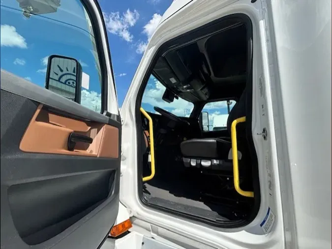 2022 Freightliner Cascadia 126