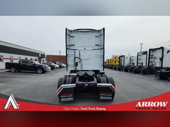 2023 VOLVO VNL760