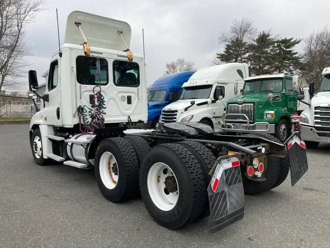 2015 FREIGHTLINER/MERCEDES CASCADIA 125f6d3766ffad7423549ea8f44544ce721