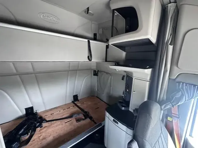 2021 Peterbilt 579