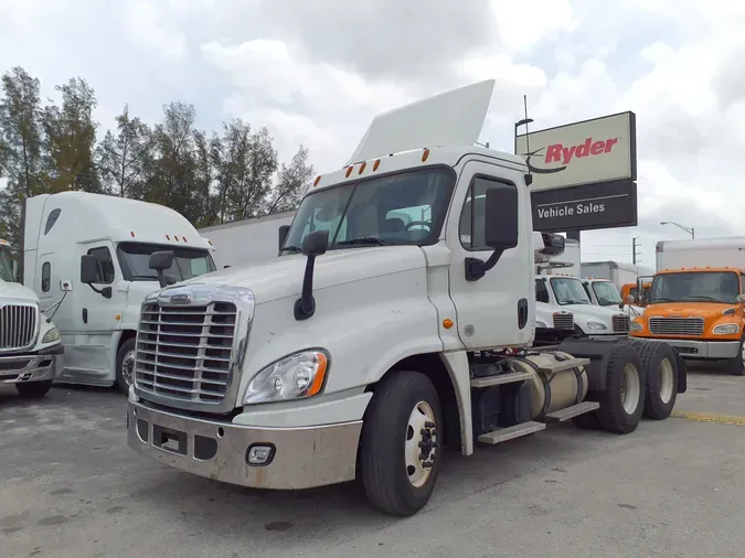 2017 FREIGHTLINER/MERCEDES CASCADIA 125