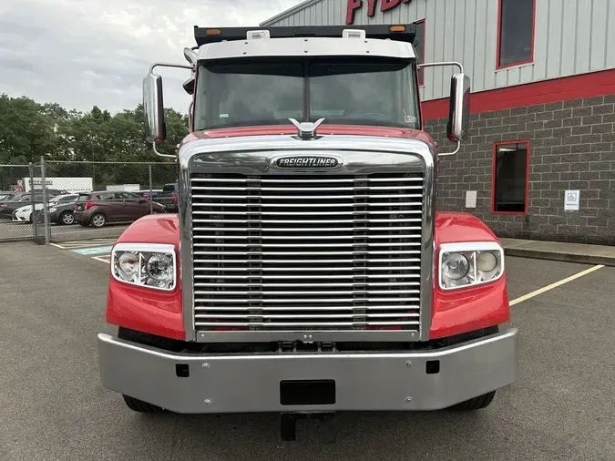 2019 Freightliner 122SD