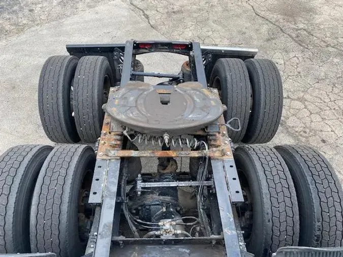 2022 Volvo VNL64T760