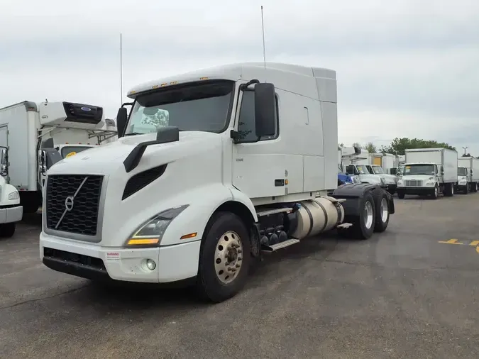 2020 VOLVO VNR64T-640f6e5b09ff1b70097a40178a0975706c6