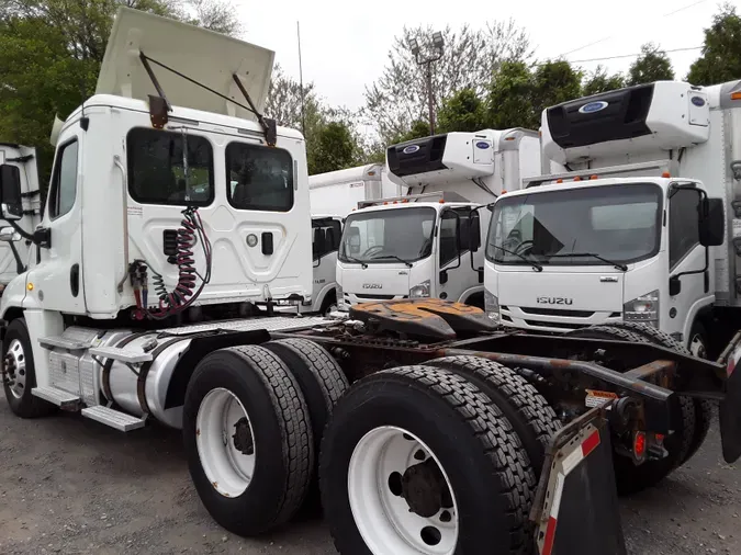 2017 FREIGHTLINER/MERCEDES CASCADIA 125