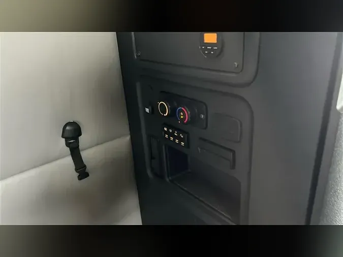 2020 FREIGHTLINER CA126