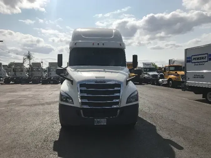 2018 Freightliner T12664ST