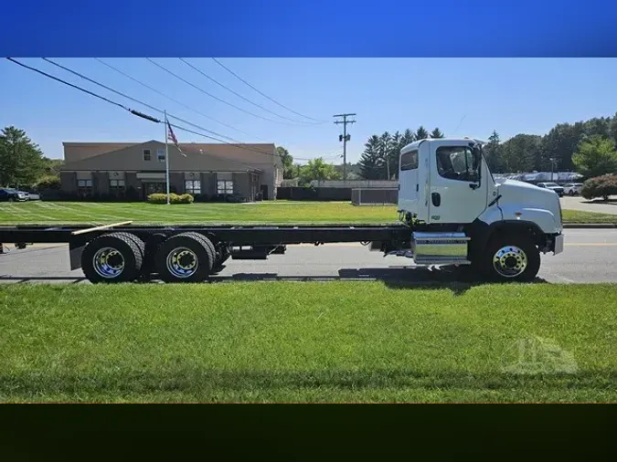 2025 FREIGHTLINER 114SD PLUS