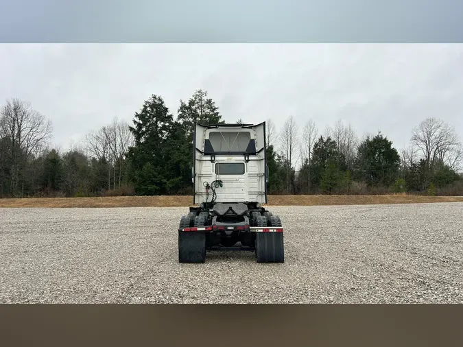 2018 Volvo VNL300